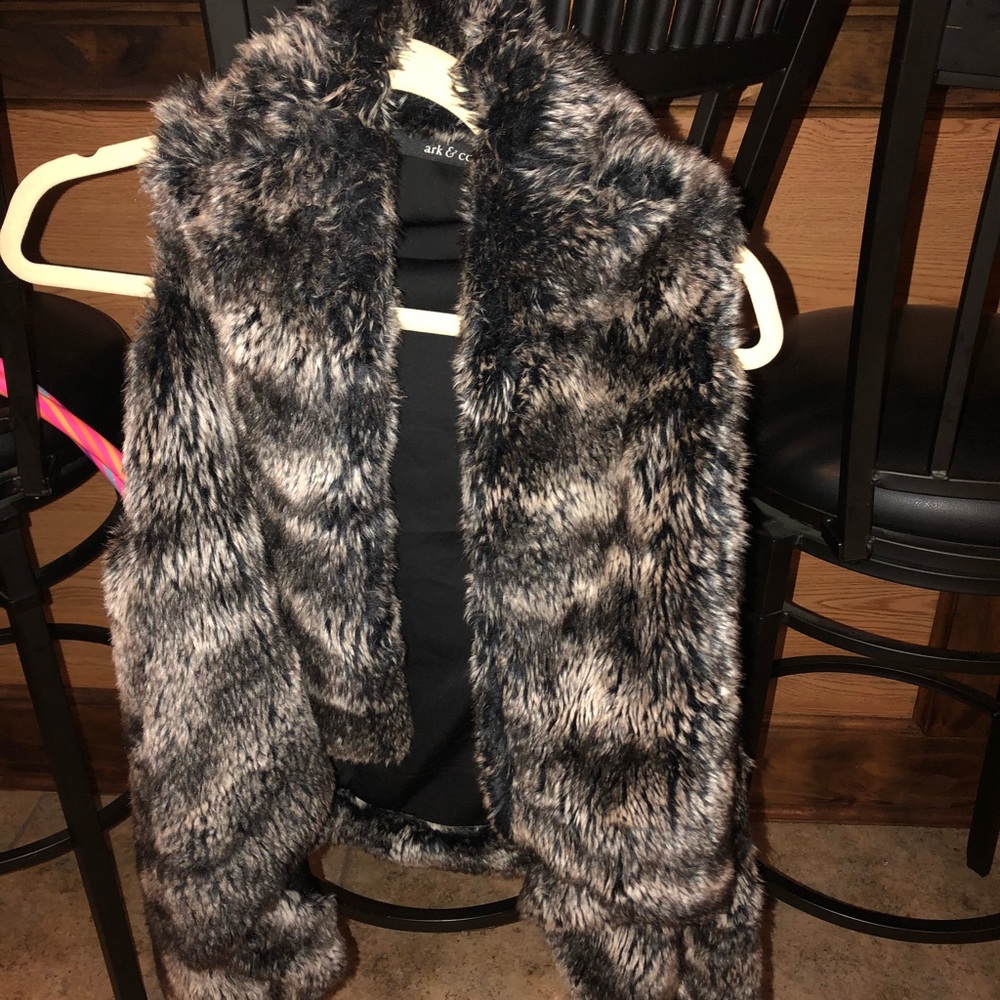Ladies size small faux fur vest